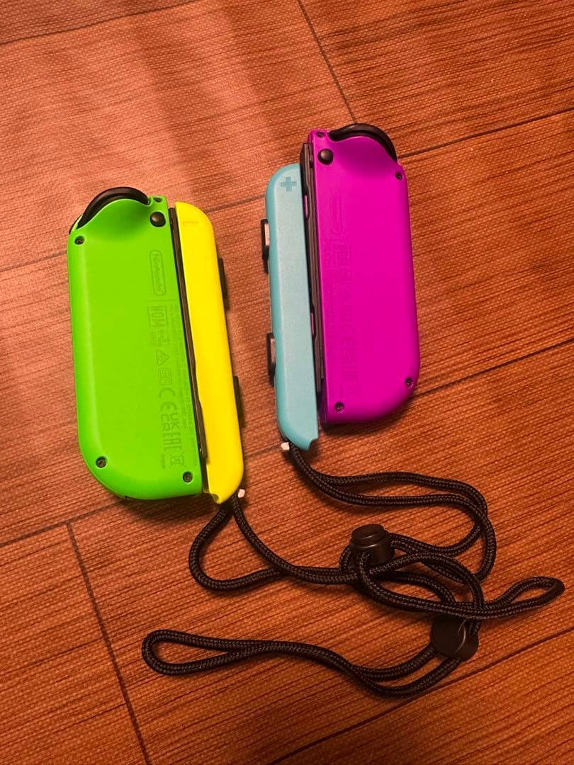 Nintendo Switch 本体 + Joy-Con 4本