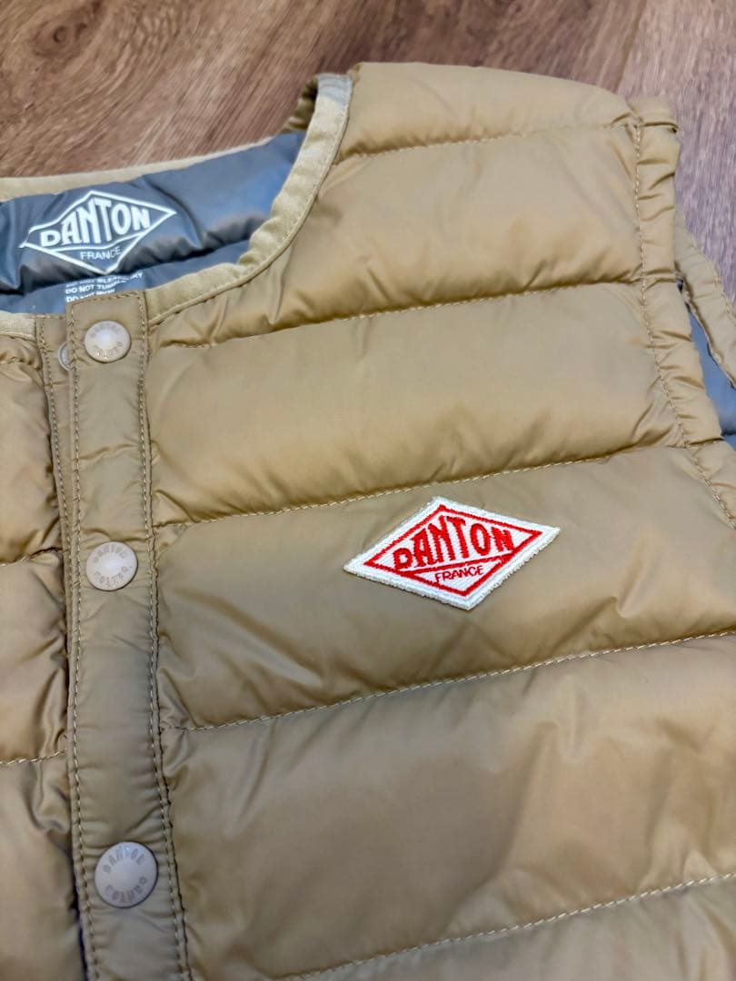 きなこ　DANTON / インナーダウン クルーネック ベスト ベージュ