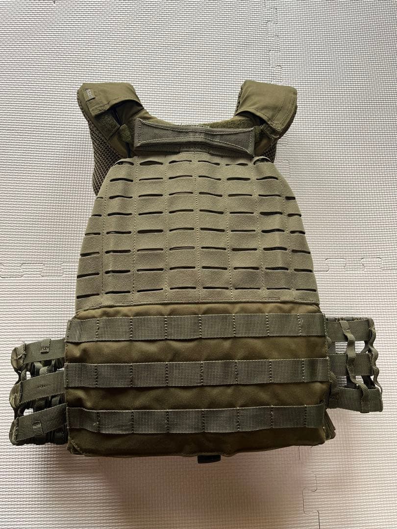 5.11 プレートキャリア 実物