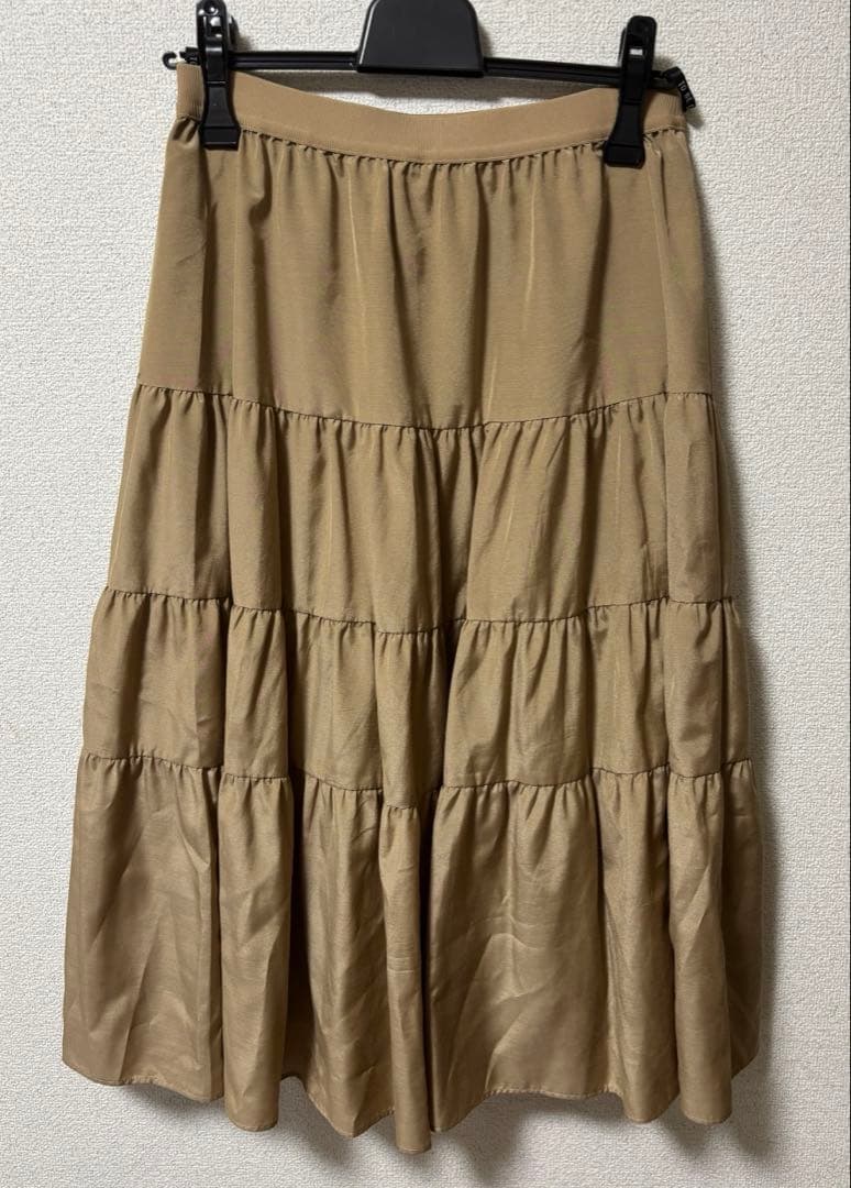 美品 TO BE CHIC ブライトクロス ティアードスカート ベージュ