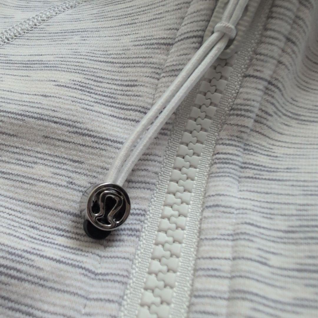 【極美品】ルルレモン　クロップDefineジップアップスウェットジャケット 8