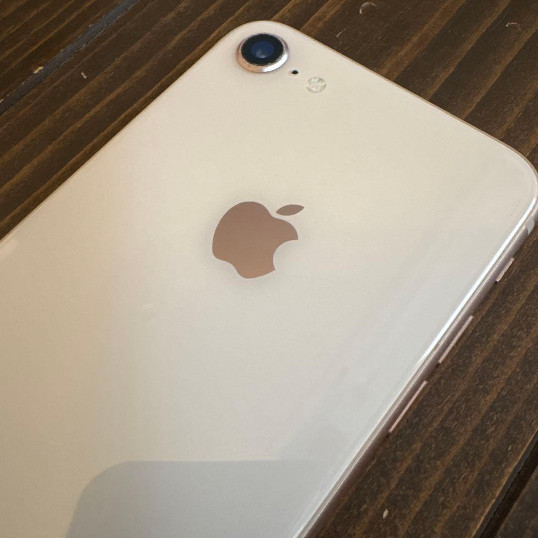 美品　Apple iPhone 8 64GB ゴールド
