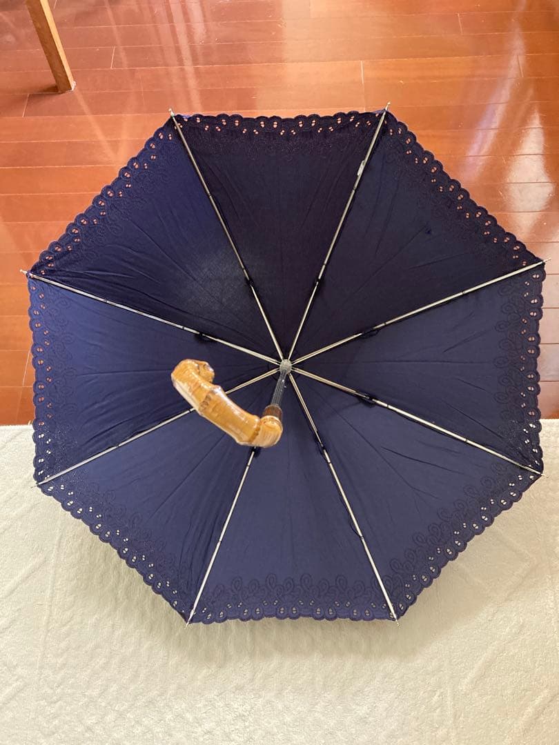 【新品未使用・日本製】レース刺繍 晴雨兼用 長傘／バンブー2本