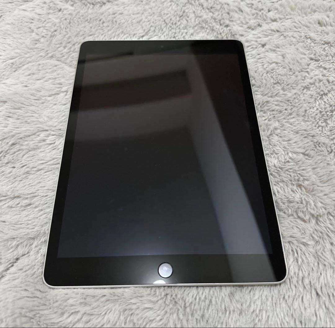 iPad 第9世代 64GB シルバーWi-Fi【専用ケース付き】【即日発送】