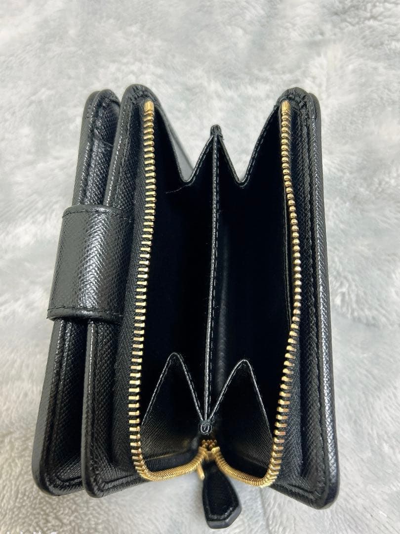 me-まま PRADA ブラック 二つ折り財布 箱付き