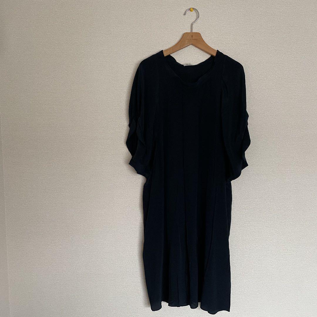 おまとめ①マーガレットハウエル ベルベットワンピース　②miumiu ワンピース