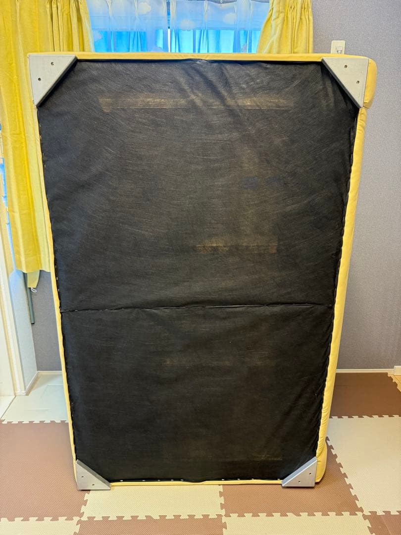 【美品】期間限定！2.5人掛けローソファー　レザー　クリーム色　モダンソファ