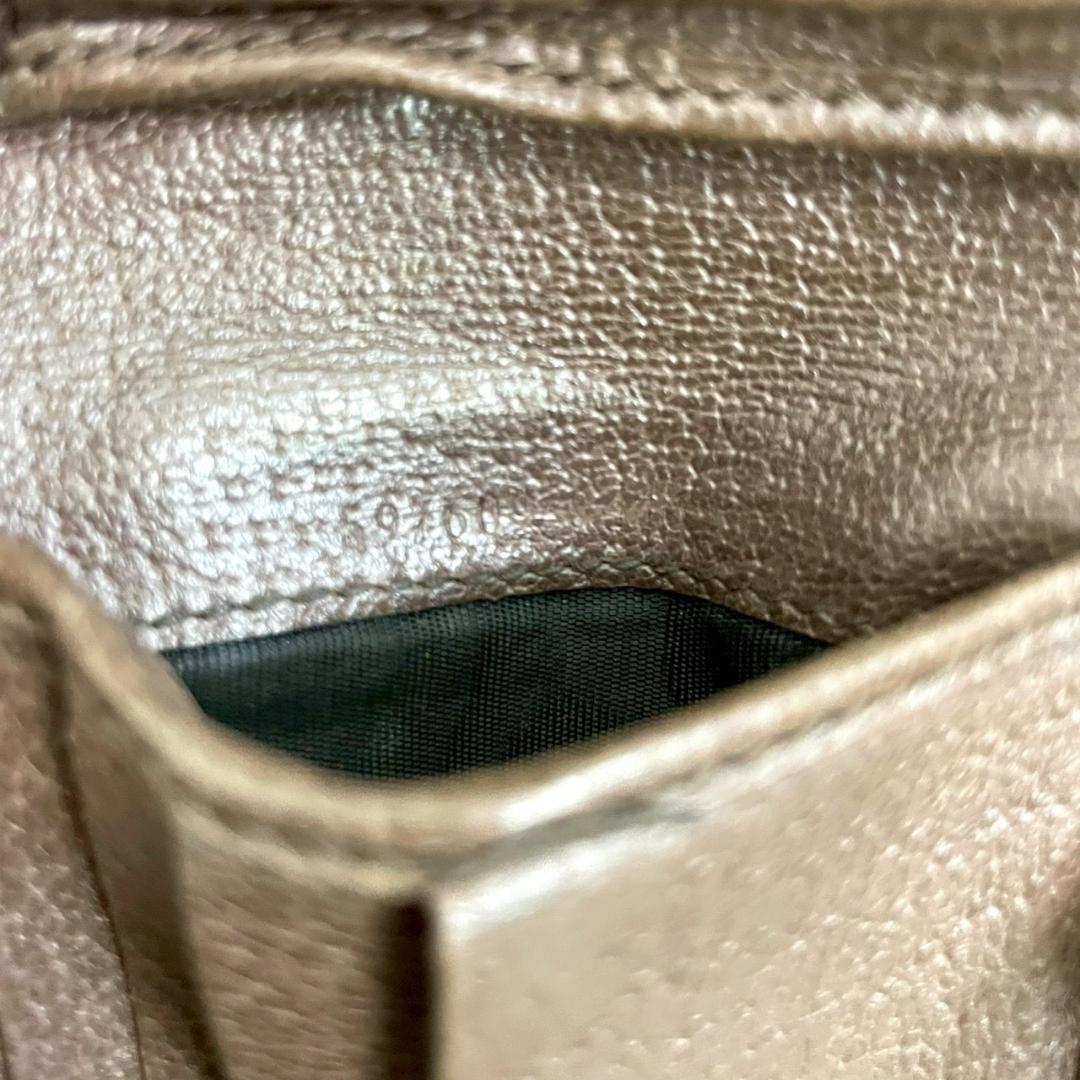 GUCCI　グッチ　シェリーライン　GG柄　二つ折り財布