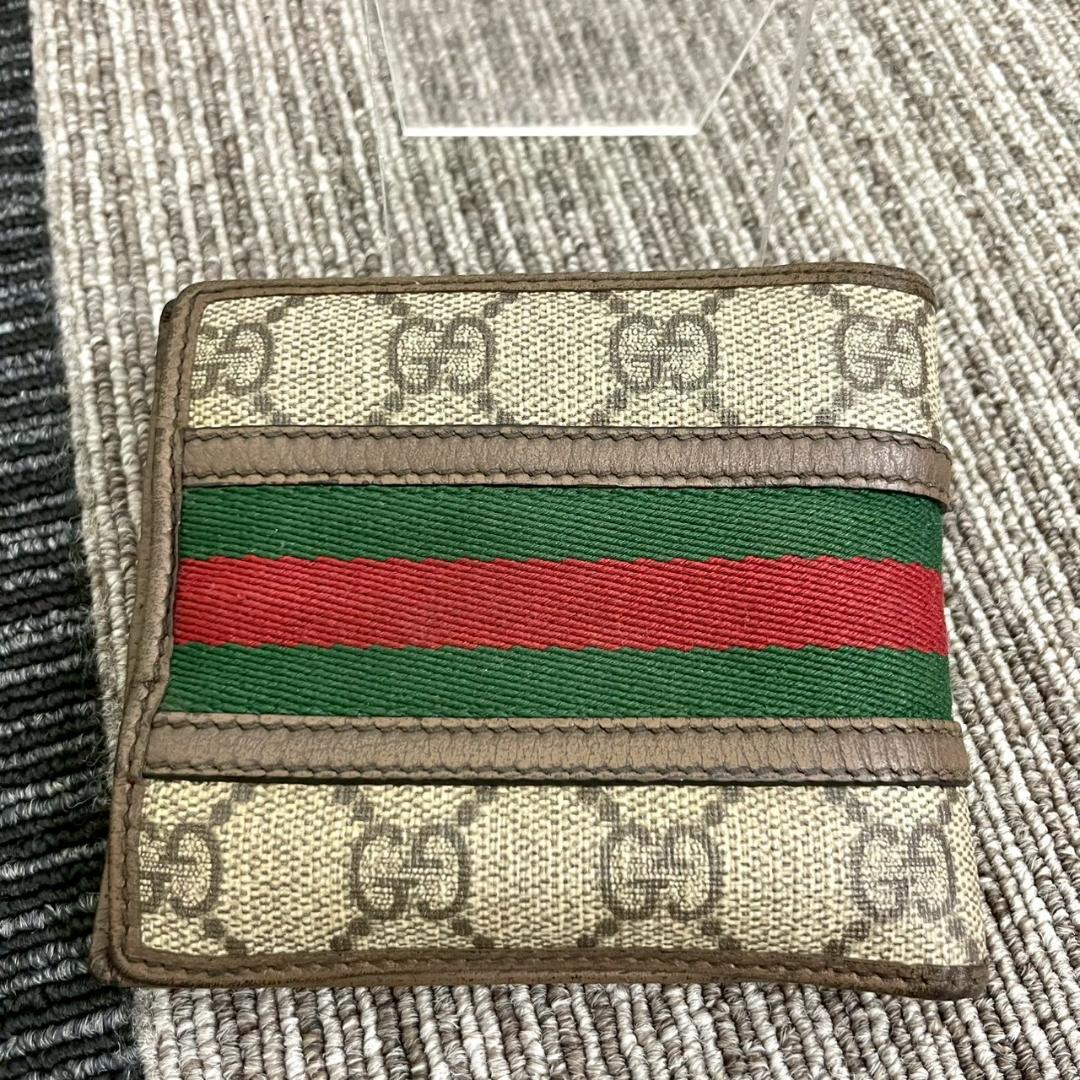 GUCCI　グッチ　シェリーライン　GG柄　二つ折り財布