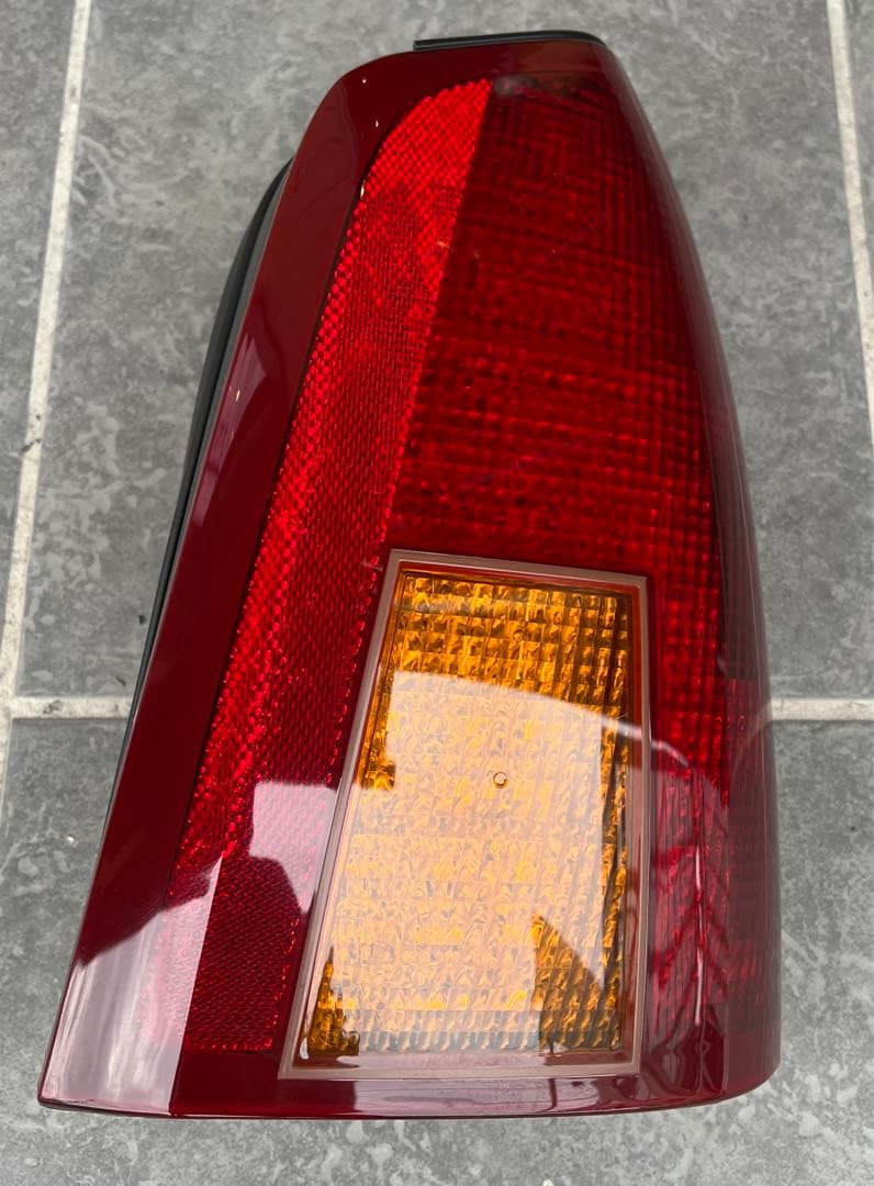【美品】キャデラック ドゥビル テールランプ 右 助手席側 ディーラー車仕様