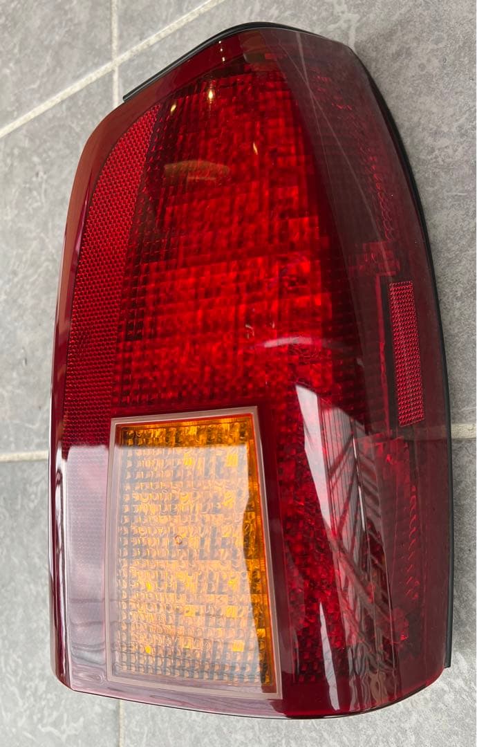 【美品】キャデラック ドゥビル テールランプ 右 助手席側 ディーラー車仕様