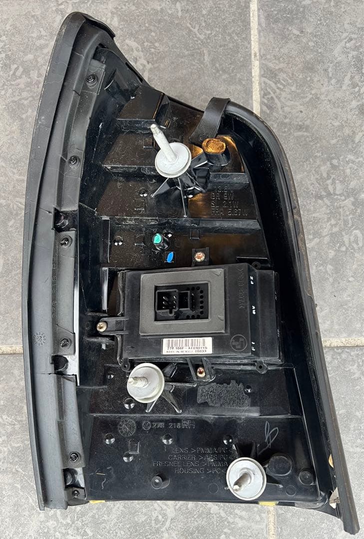 【美品】キャデラック ドゥビル テールランプ 右 助手席側 ディーラー車仕様