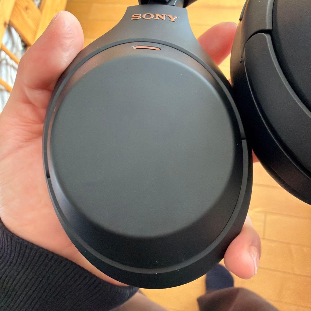 ソニーのワイヤレスノイズキャンセリングステレオヘッドセットWH-1000XM4