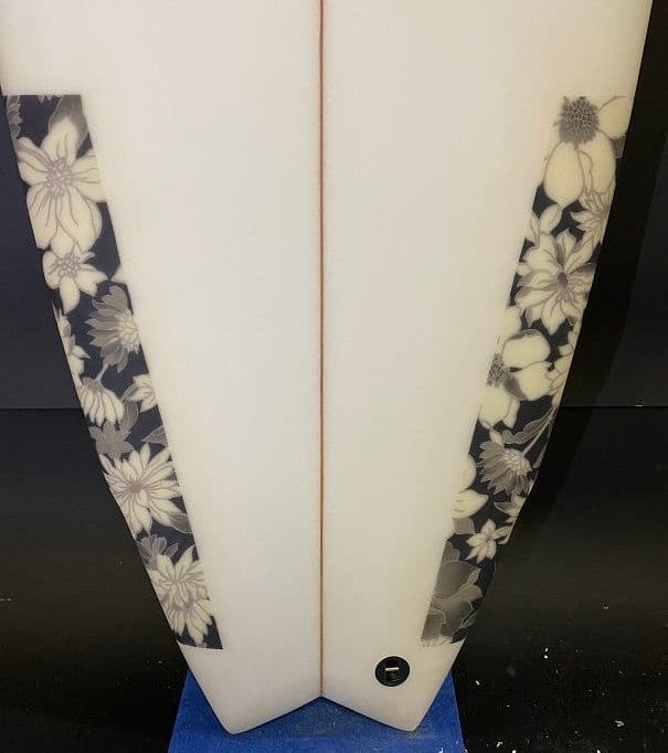 送料無料！ノーディケールサーフボード5’11