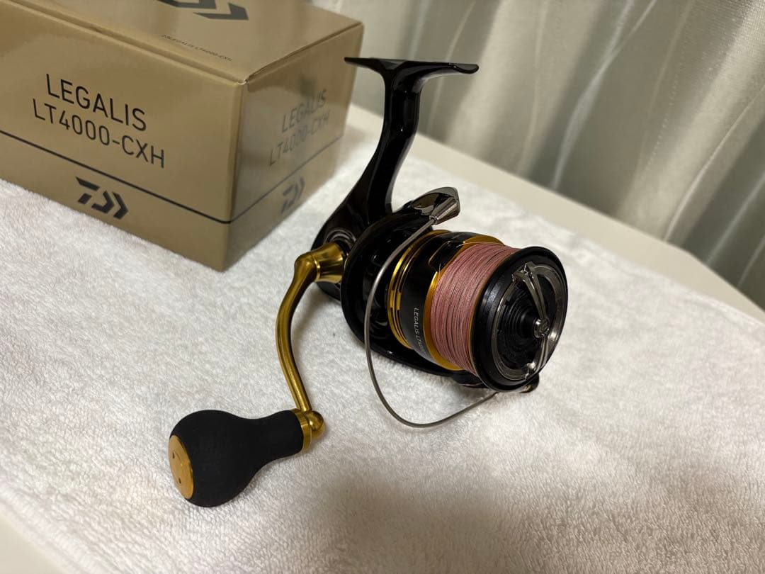 Daiwa LEGALIS LT4000-CXH レガリス