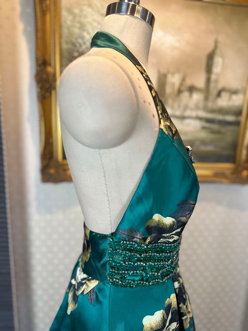 ターコイズ フラワープリント ハルターネック マキシドレス