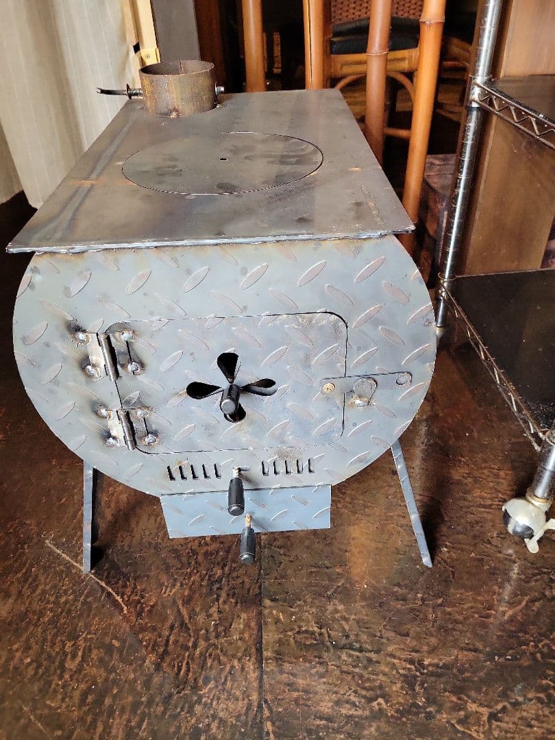 コンパクト薪ストーブ 金属製