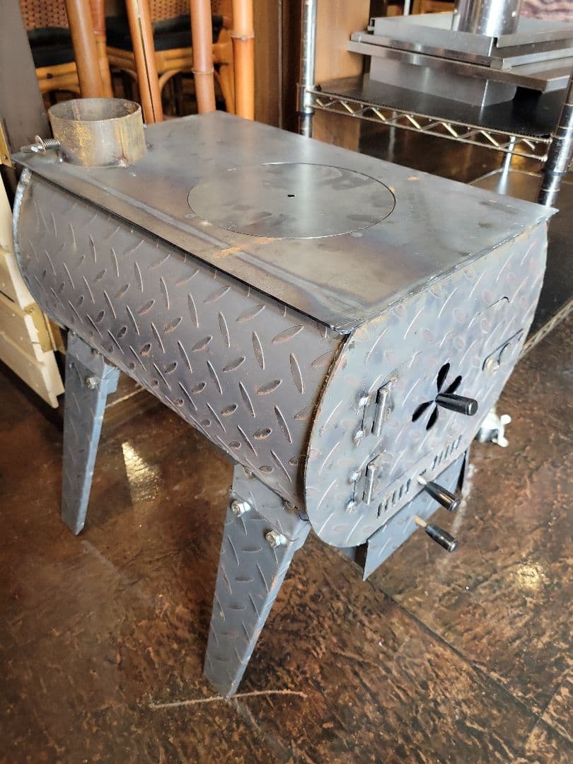 コンパクト薪ストーブ 金属製