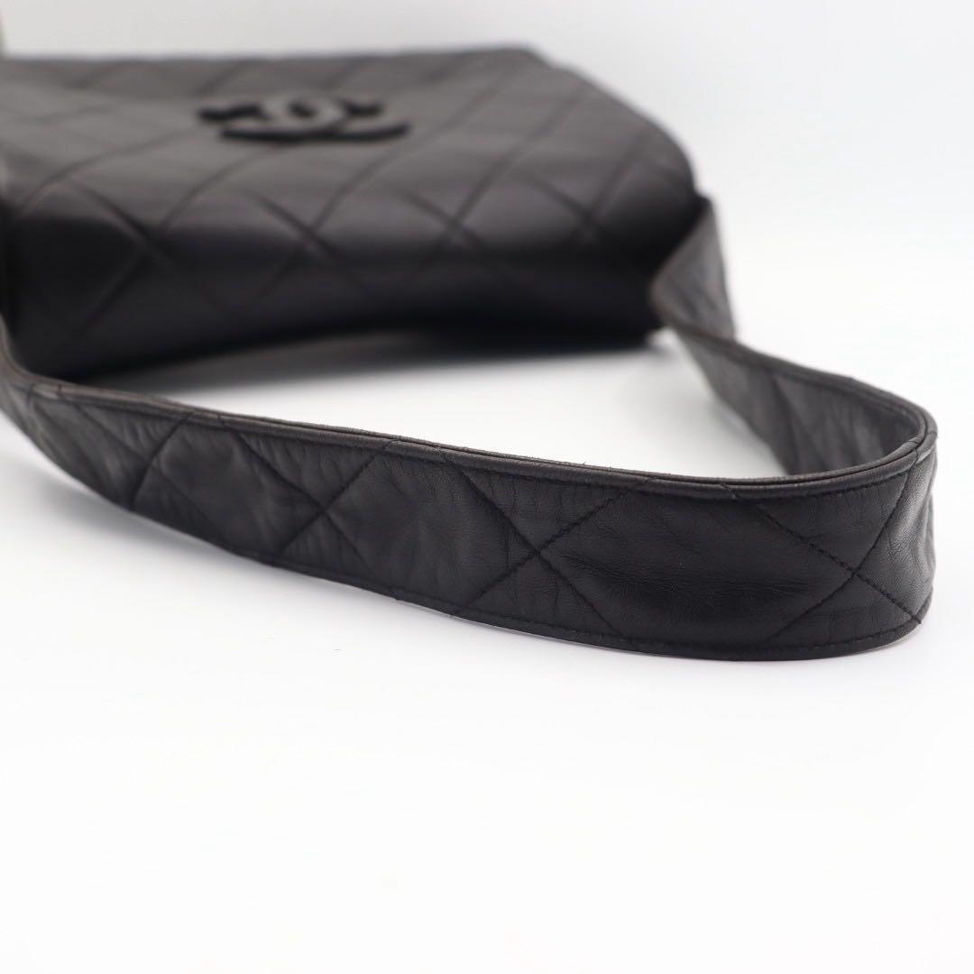 美品　シャネル　ラムスキン　ココマーク　ショルダーバッグ　ブラック