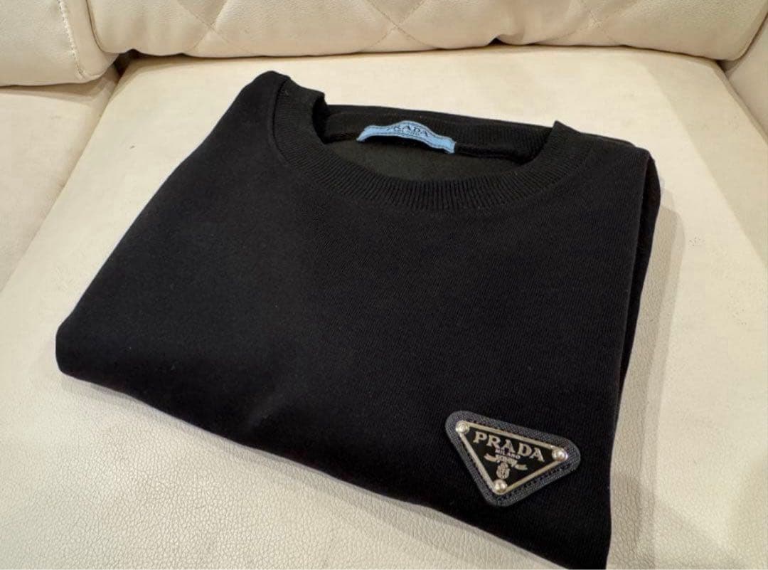 1月25日まで掲載！プラダスウェット