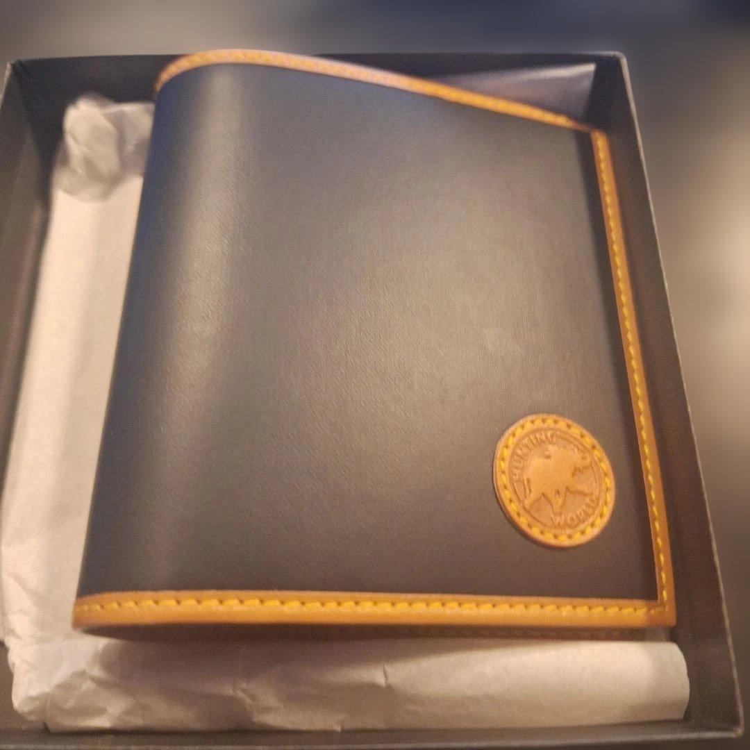 ネイビー レザー 二つ折り財布