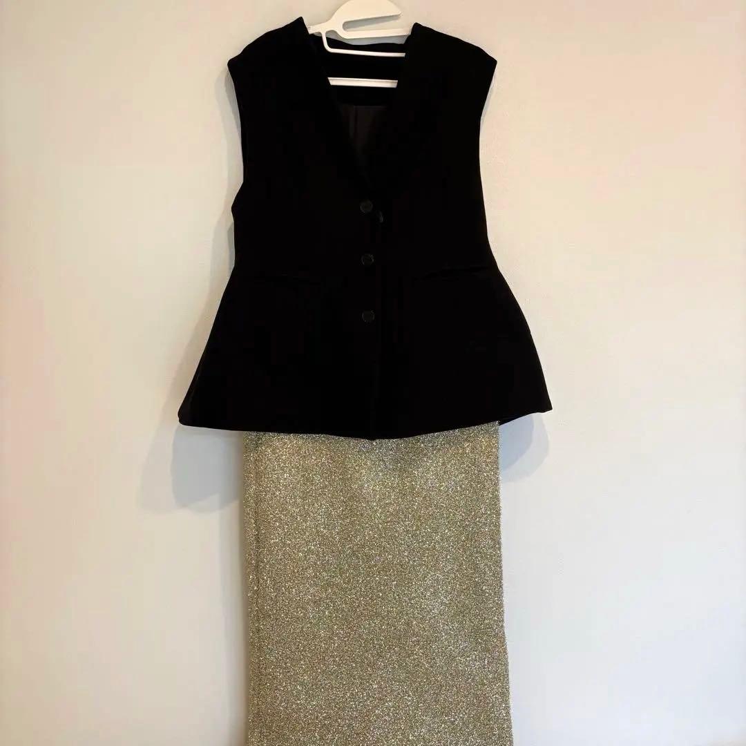 【美品】マチャット machatt ベスト黒　ぺプラムベスト　ジレ