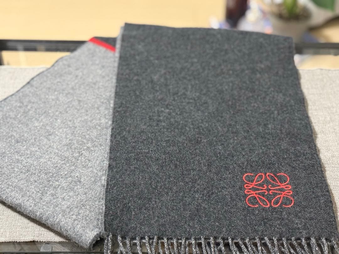 ロエベLOEWE マフラー　グレー×レッド　リバーシブル