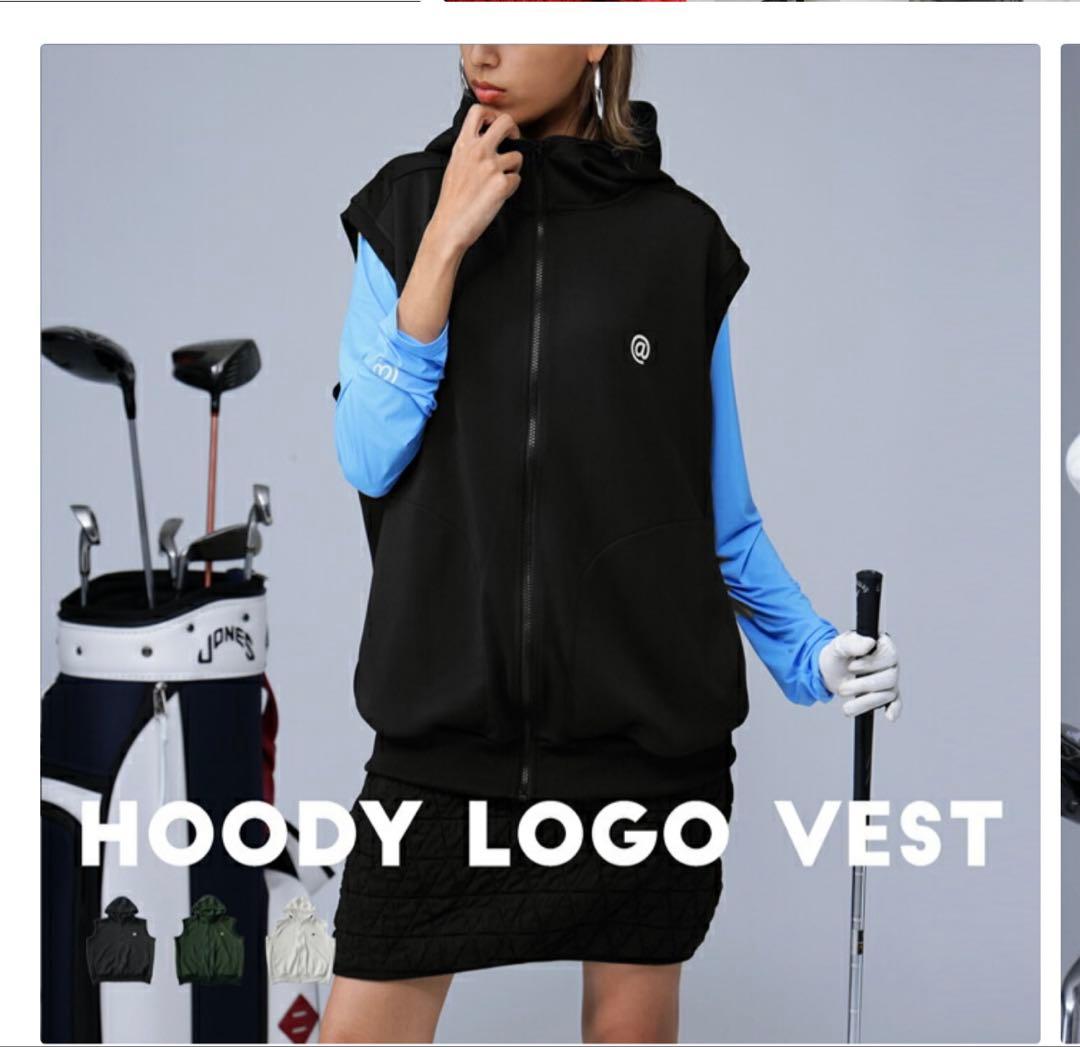 フード付きブラックベスト