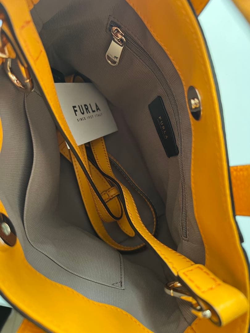 新品未使用　フルラ　ハンドバッグ　ショルダー付