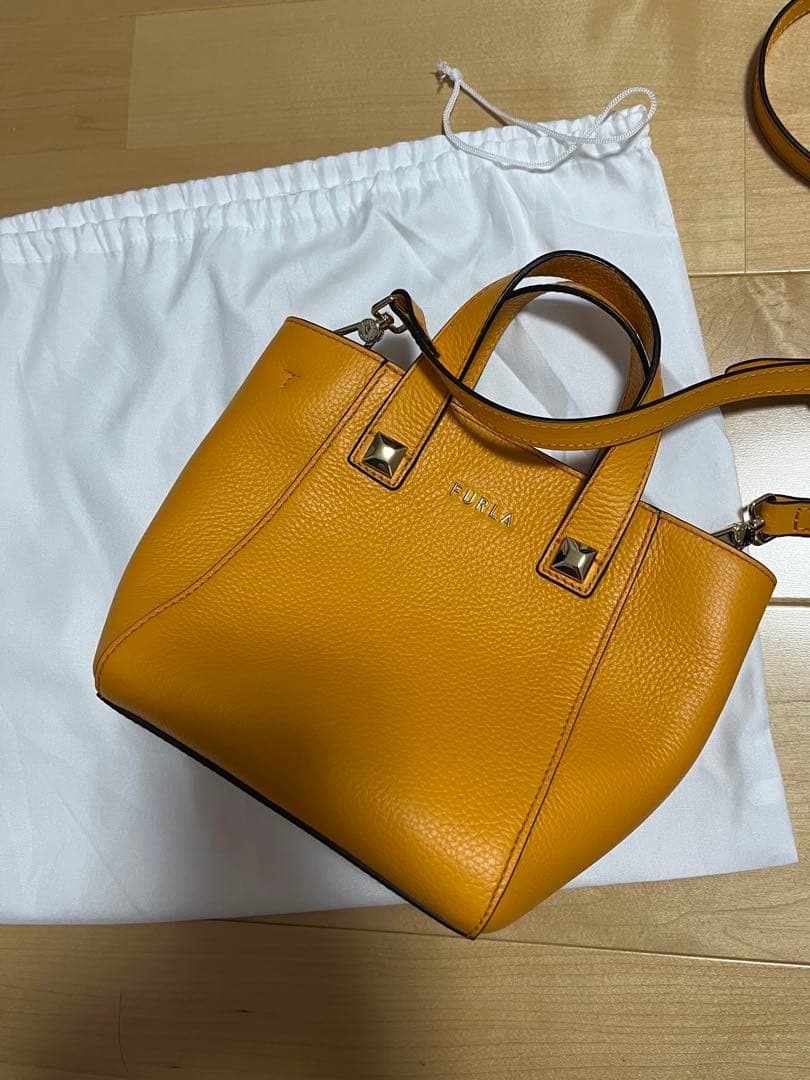 新品未使用　フルラ　ハンドバッグ　ショルダー付