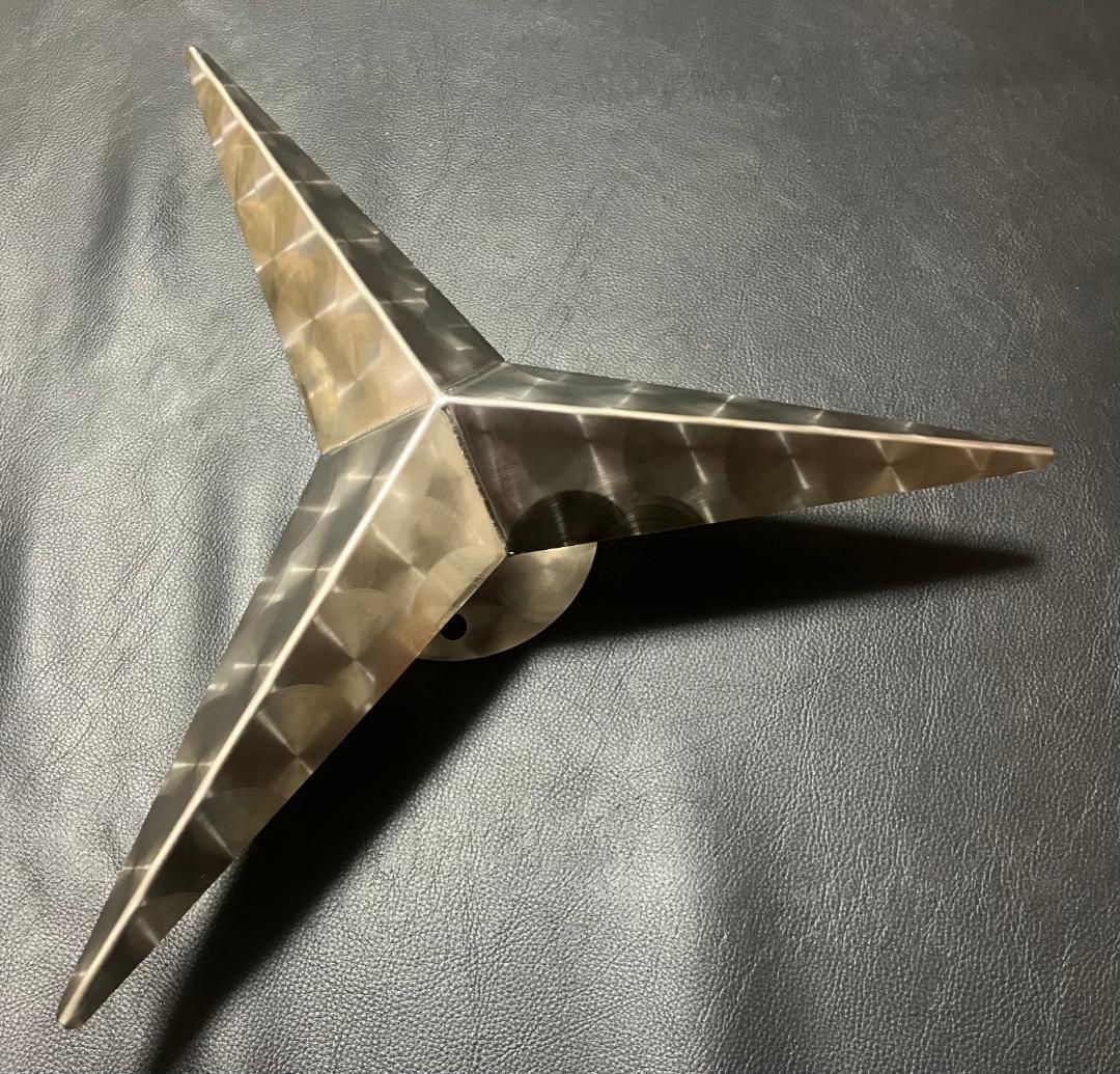 ウロコステンレス製 大型低床車用 19.5インチ ホイールうろこスピンナー 4個