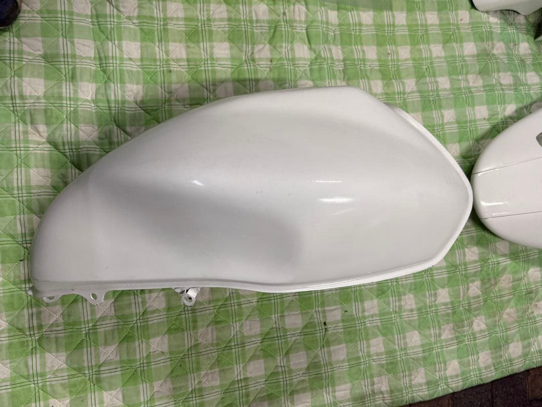 カズ様購入品 ホーネット 250 タンク、フロントフェンダー、リアカウルセット