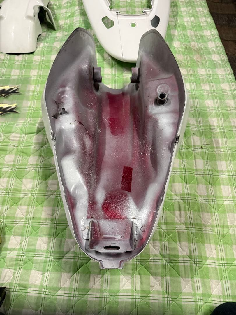 カズ様購入品 ホーネット 250 タンク、フロントフェンダー、リアカウルセット