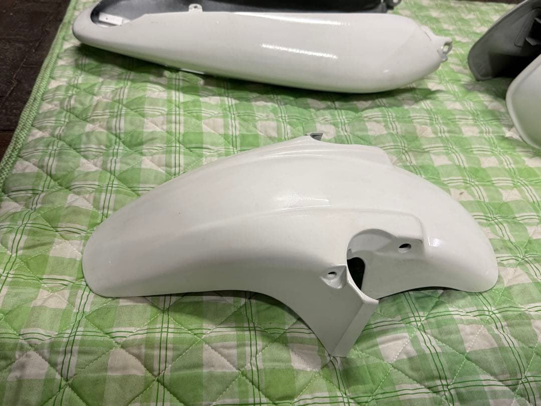 カズ様購入品 ホーネット 250 タンク、フロントフェンダー、リアカウルセット
