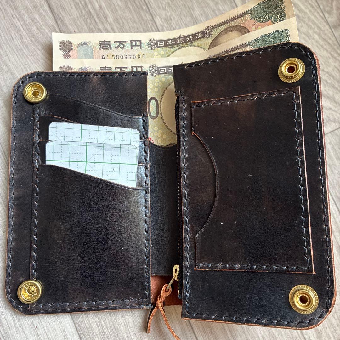 【茶芯ブラック】ミドルトラッカーウォレット　真鍮　黒ステッチ　お札を折らずに収納
