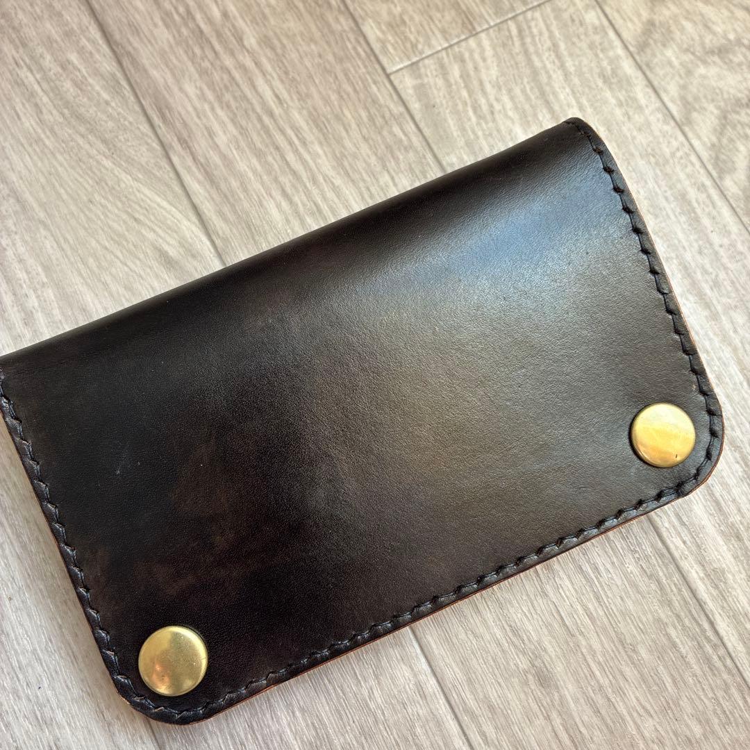 【茶芯ブラック】ミドルトラッカーウォレット　真鍮　黒ステッチ　お札を折らずに収納