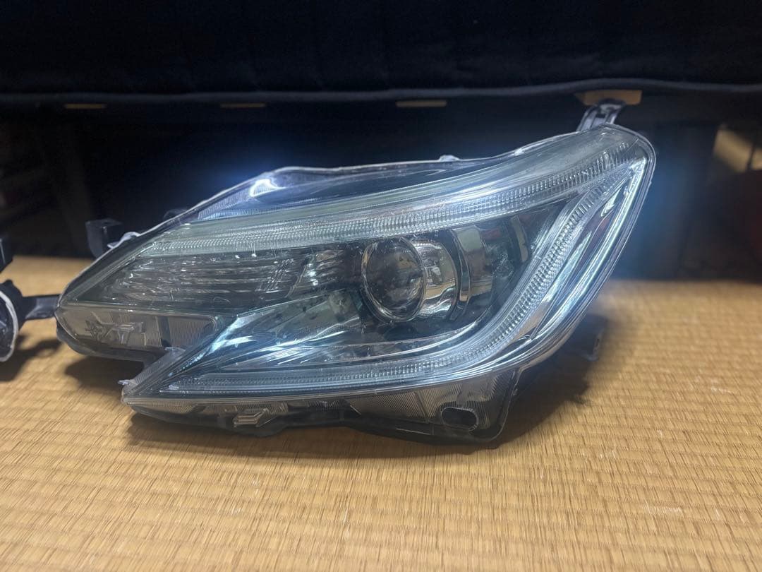 値下げ中！130系 マークX 純正形状社外 ヘッドライト左右