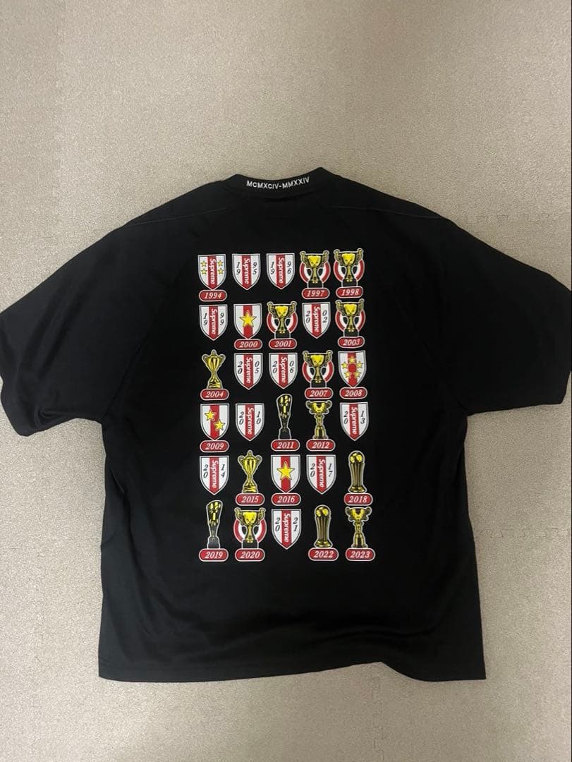supreme サッカーTシャツ