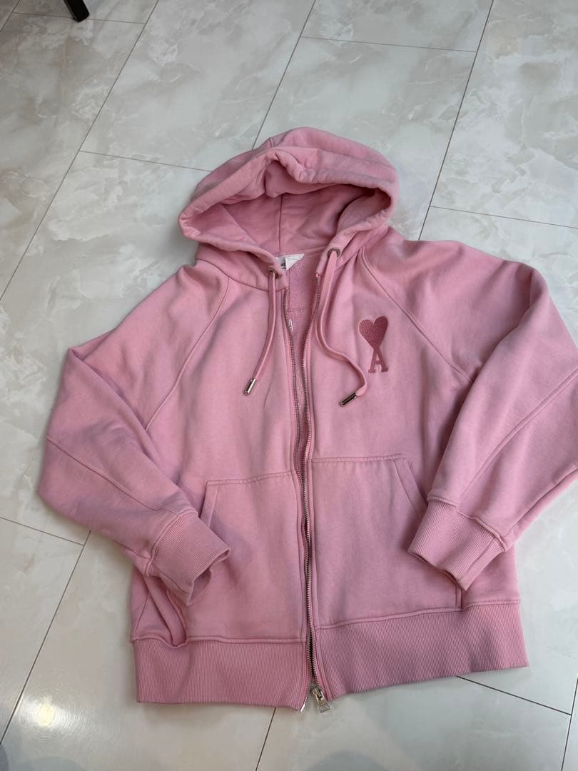 専用AMI ピンク ハート刺繍 パーカー
