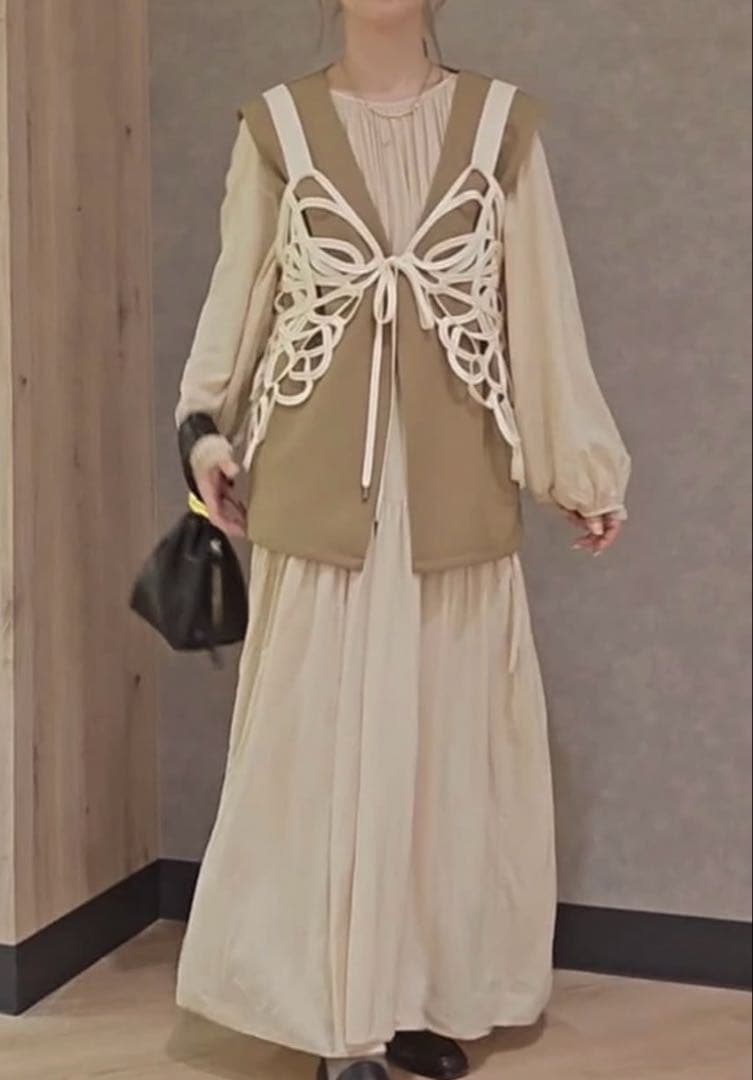 Eaphi EMBROIDERY CORD VEST アイボリー