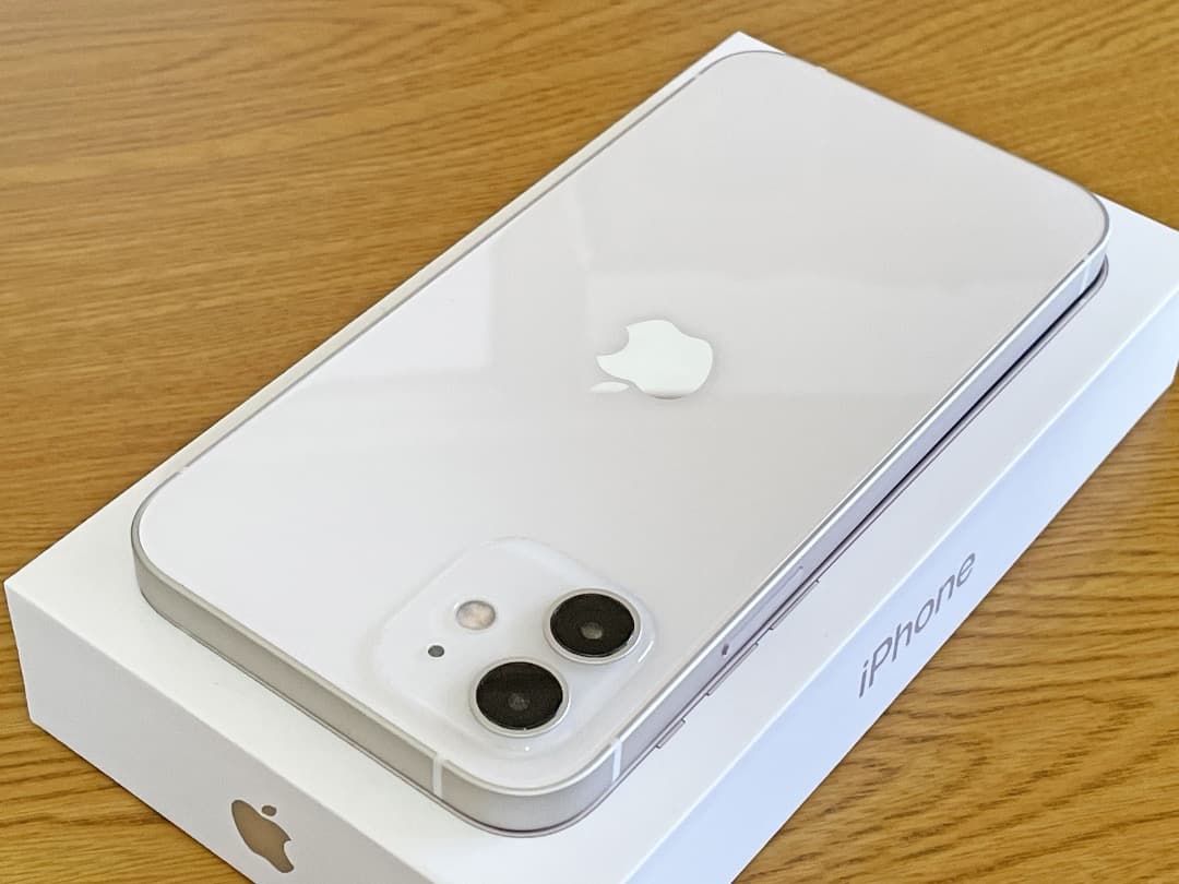 iPhone 12 64GB　ホワイト
