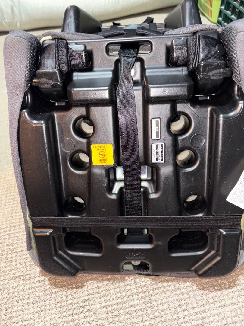 コンビ ジョイトリップ エアスルー GG ジュニアシート