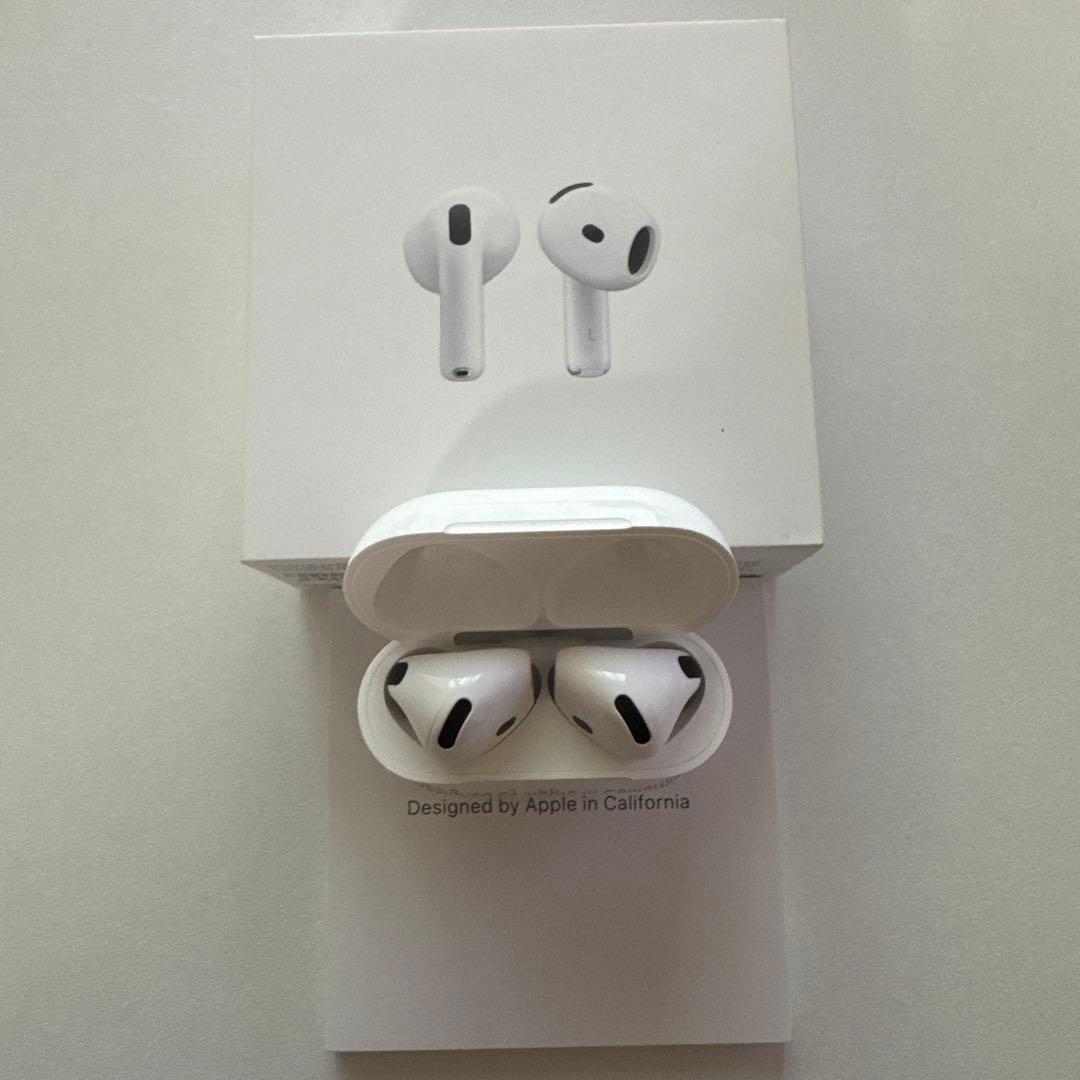 Apple AirPods 4 本体(ノイキャン非搭載)説明書付き