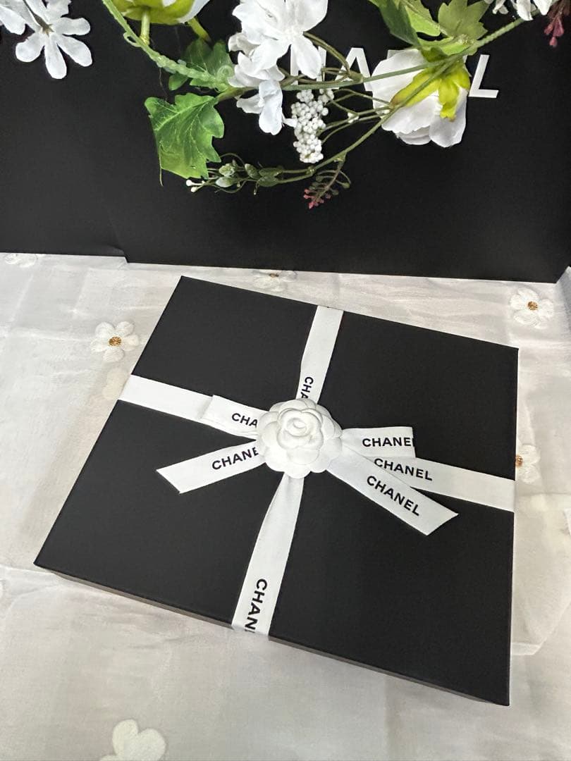 12/18まで特価　CHANEL ニットマフラー ロゴ入り 新品未使用品