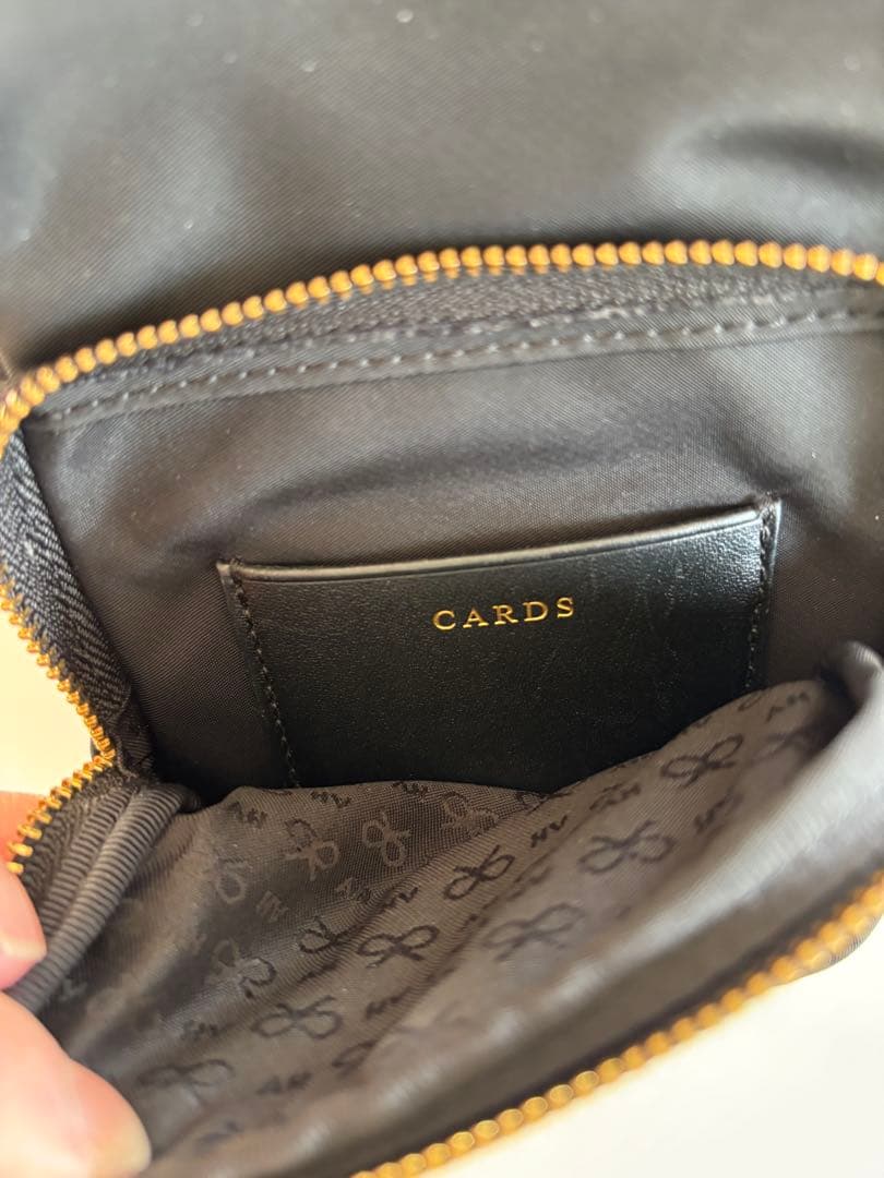 アニヤハインドマーチ ショルダーバッグ エッセンシャルズ クロスボディ