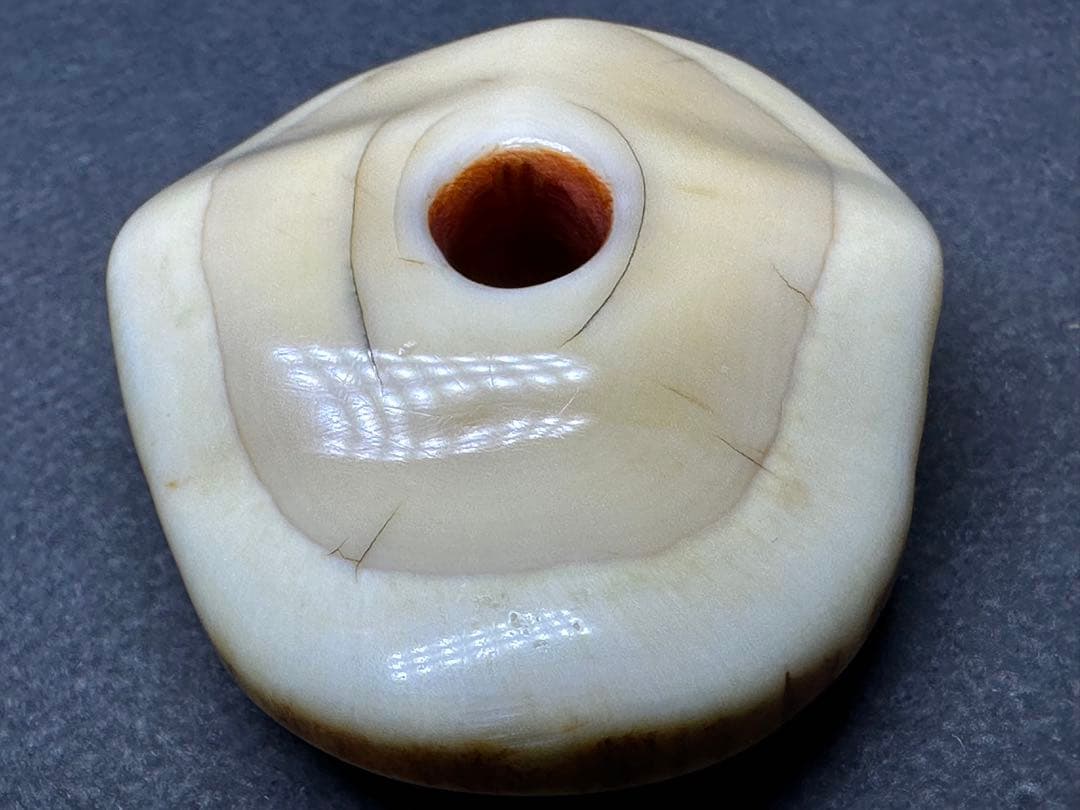 極上　根付　鯨歯　天然素材　アンティーク　和彫　置物　骨董　飾り物　古美術品