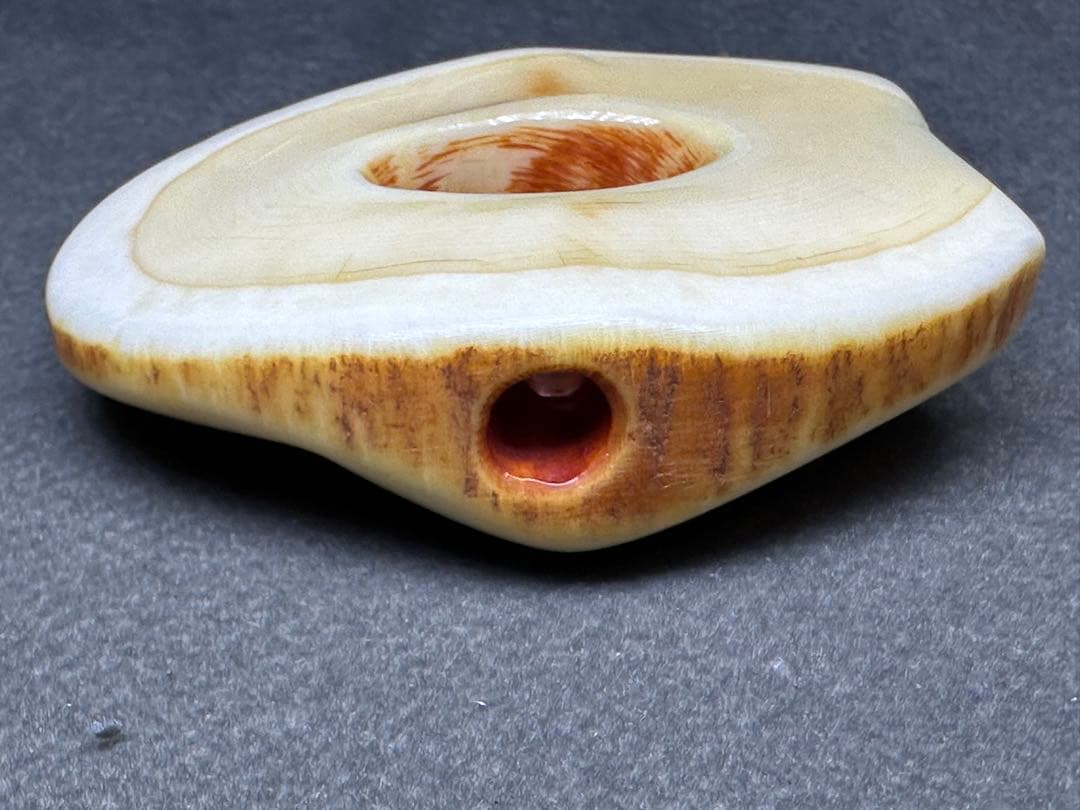 極上　根付　鯨歯　天然素材　アンティーク　和彫　置物　骨董　飾り物　古美術品