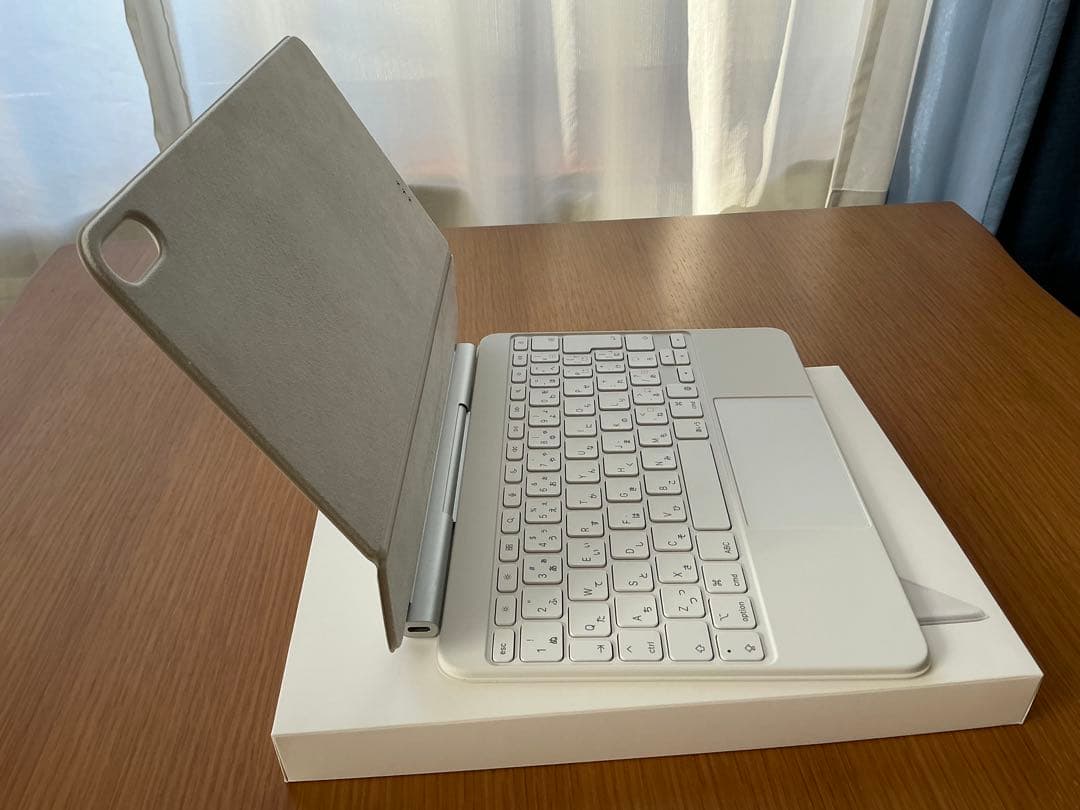Apple iPad Air M3 11インチ及びmagic keyboard