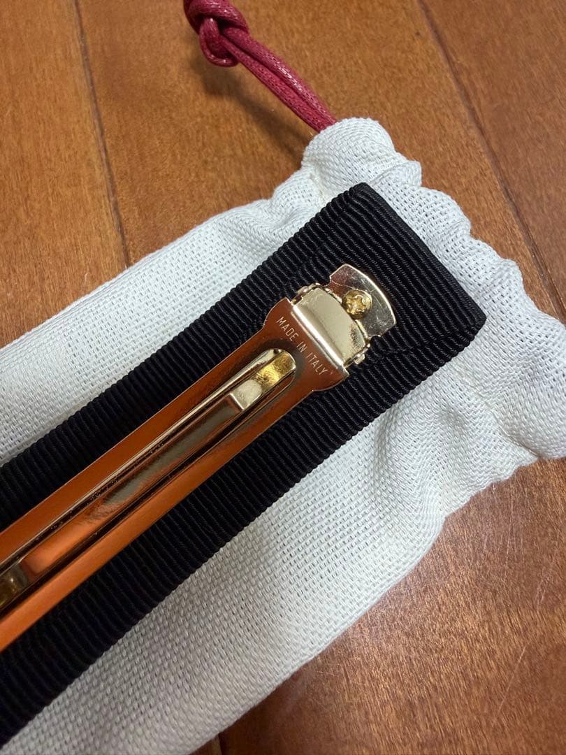 Salvatore Ferragamo ブラックヘアバレッタ　黒　フェラガモ