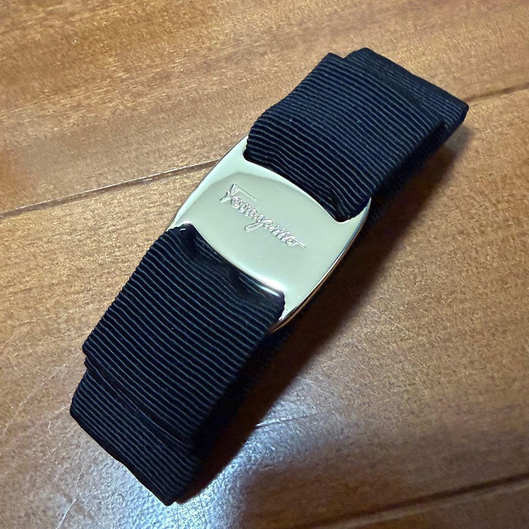 Salvatore Ferragamo ブラックヘアバレッタ　黒　フェラガモ